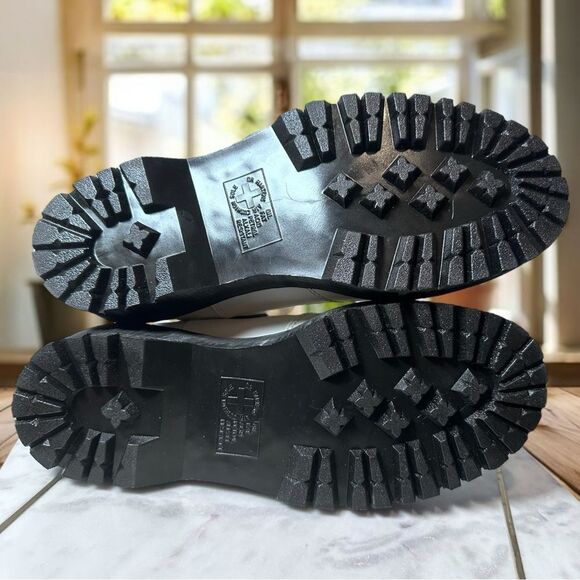 BRAND NEW Dr. Martens 2976 Quad Chelsea Slip-on Boot Size 9 Mens 10 Women EU 42 - Picture 10 of 12